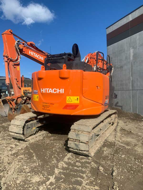 2018-Hitachi-Excavator-ZX135USK-6-back